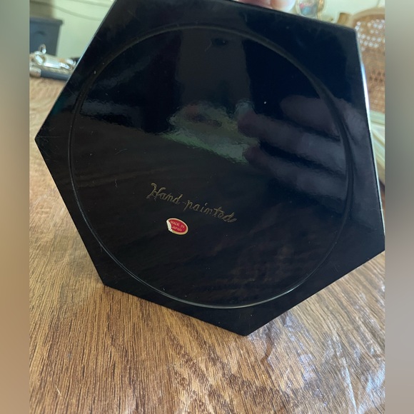 Black Laquer Trinket Box With Lid, Hand Painted Gold Bamboo - Picture 2 of 6